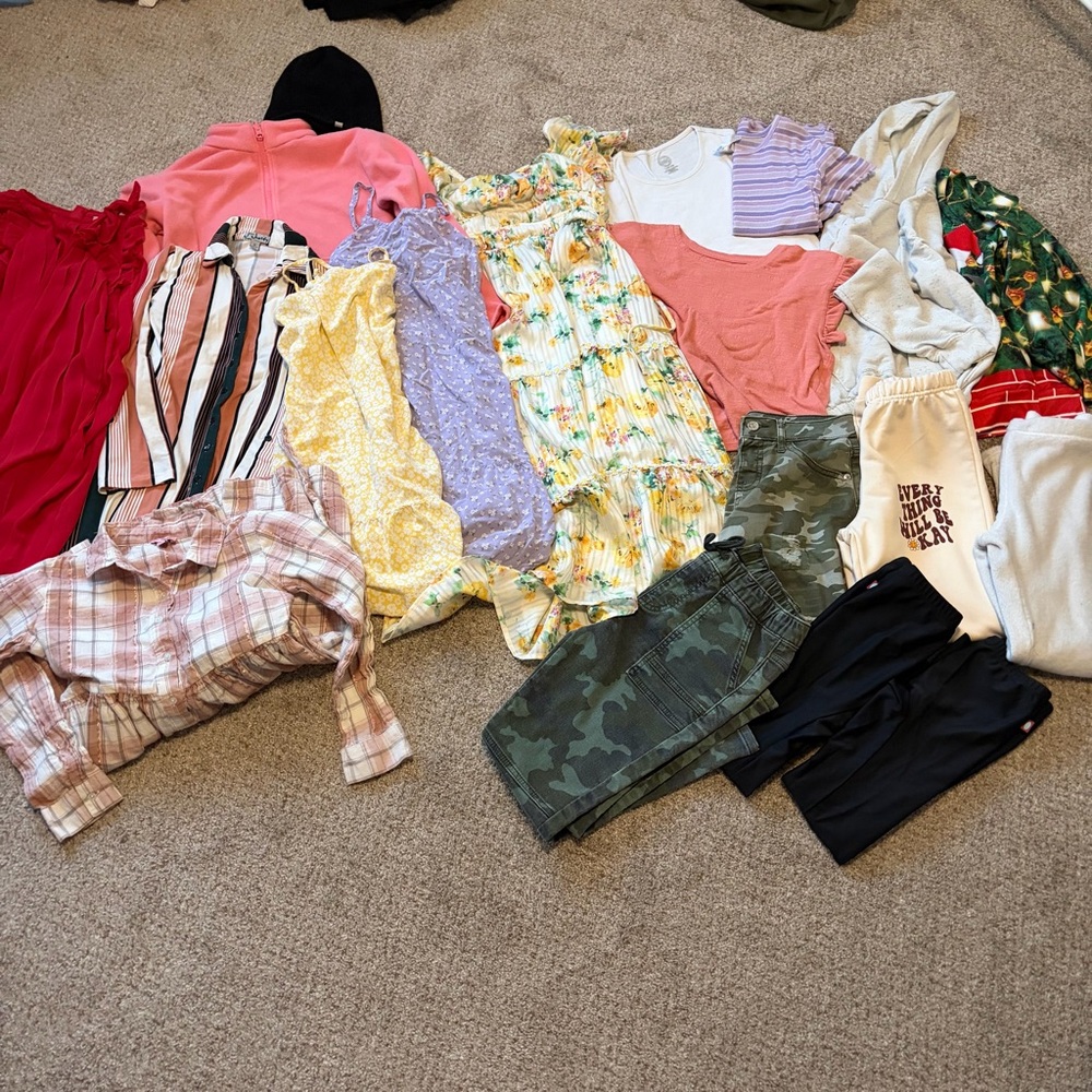 19 Piece Bundle Girl Size 10 Colorful Clothing dresses leggings